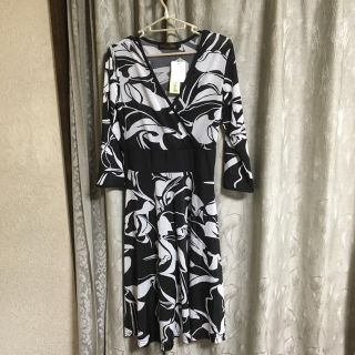 セクシーワンピース 新品タグ付き 送料込み(ひざ丈ワンピース)