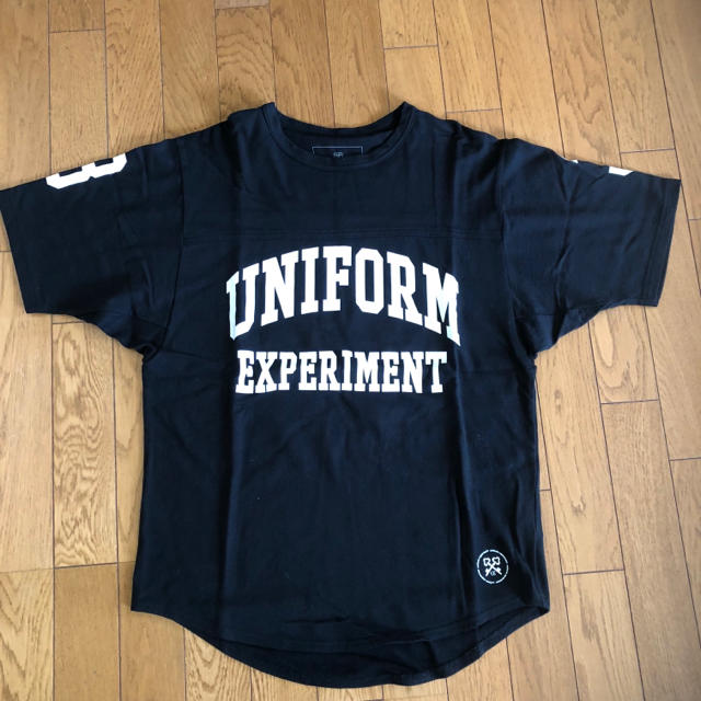 uniform experiment(ユニフォームエクスペリメント)のUE Tシャツ メンズのトップス(Tシャツ/カットソー(半袖/袖なし))の商品写真