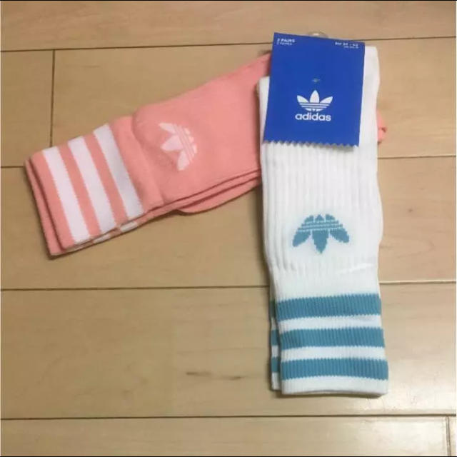 adidas(アディダス)のアディダス オリジナルス クルーソックス No.4 レディースのレッグウェア(ソックス)の商品写真