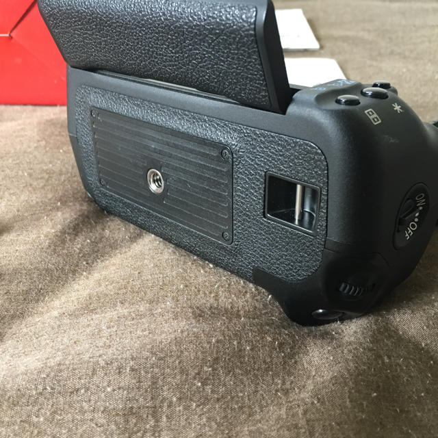 Canon(キヤノン)のCanon BG-E6 キヤノン 純正 バッテリーグリップ 美品 箱付き スマホ/家電/カメラのカメラ(デジタル一眼)の商品写真