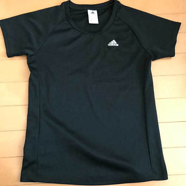 adidas(アディダス)のアディダスTシャツ レディースのトップス(Tシャツ(半袖/袖なし))の商品写真