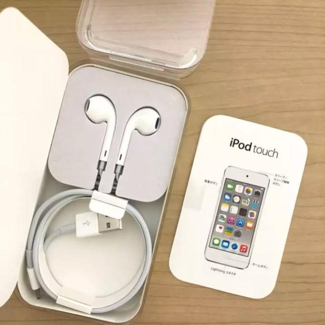 iPod touch(アイポッドタッチ)のiPod touch第6世代 32ギガ スマホ/家電/カメラのオーディオ機器(ポータブルプレーヤー)の商品写真