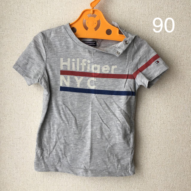 TOMMY HILFIGER(トミーヒルフィガー)のトミーヒルフィガー Tシャツ92 キッズ/ベビー/マタニティのキッズ服男の子用(90cm~)(Tシャツ/カットソー)の商品写真