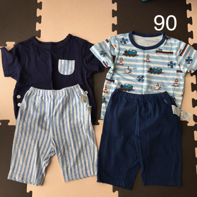 UNIQLO(ユニクロ)のUNIQLO 半袖ドライパジャマ2点セット キッズ/ベビー/マタニティのキッズ服男の子用(90cm~)(パジャマ)の商品写真