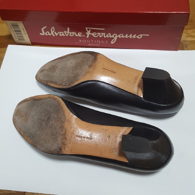 Salvatore Ferragamo(サルヴァトーレフェラガモ)のフェラガモ　パンプス レディースの靴/シューズ(ハイヒール/パンプス)の商品写真