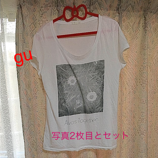 GU(ジーユー)のgu 白 Tシャツ レディースのトップス(Tシャツ(半袖/袖なし))の商品写真