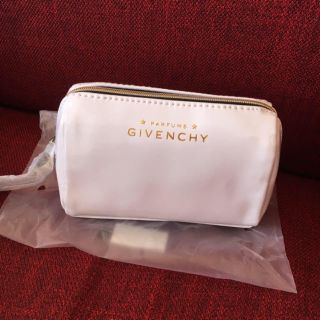 ジバンシィ(GIVENCHY)の新品！ジバンシィポーチ♡(ポーチ)