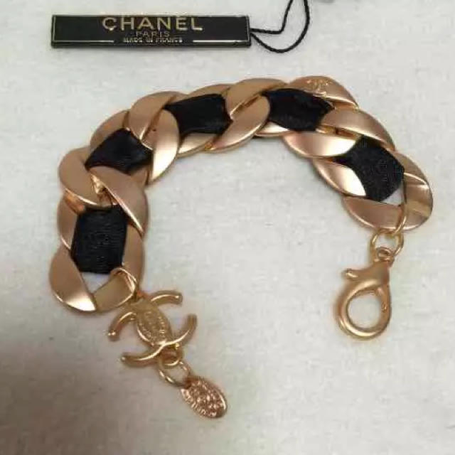 CHANEL(シャネル)のシャネルブレスレット レディースのアクセサリー(ブレスレット/バングル)の商品写真