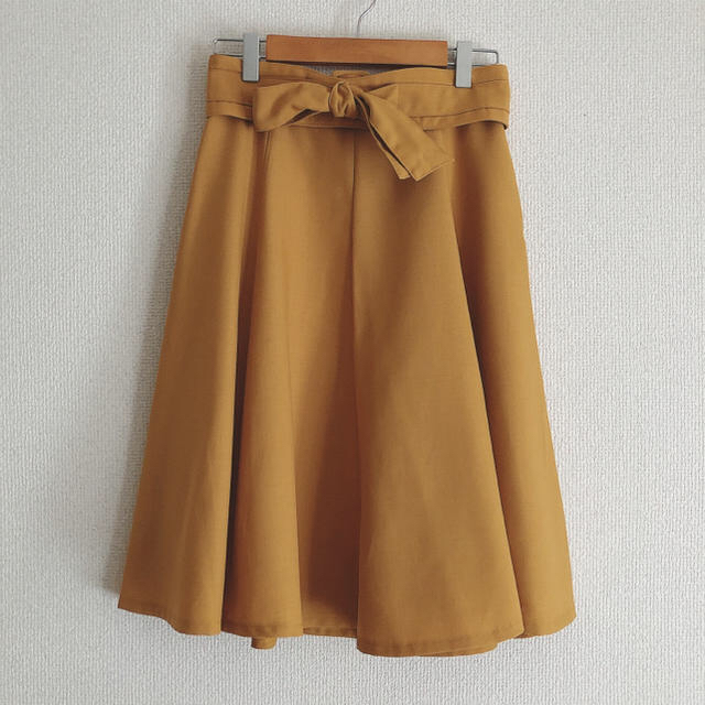 Apuweiser-riche(アプワイザーリッシェ)のアプワイザーリッシェ  カラーフレアスカート レディースのスカート(ひざ丈スカート)の商品写真