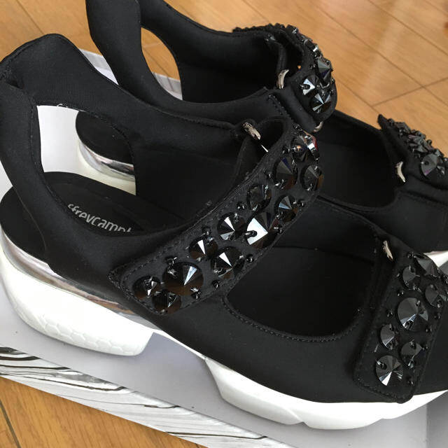 JEFFREY CAMPBELL(ジェフリーキャンベル)のビジュー付きスポーツサンダル レディースの靴/シューズ(サンダル)の商品写真