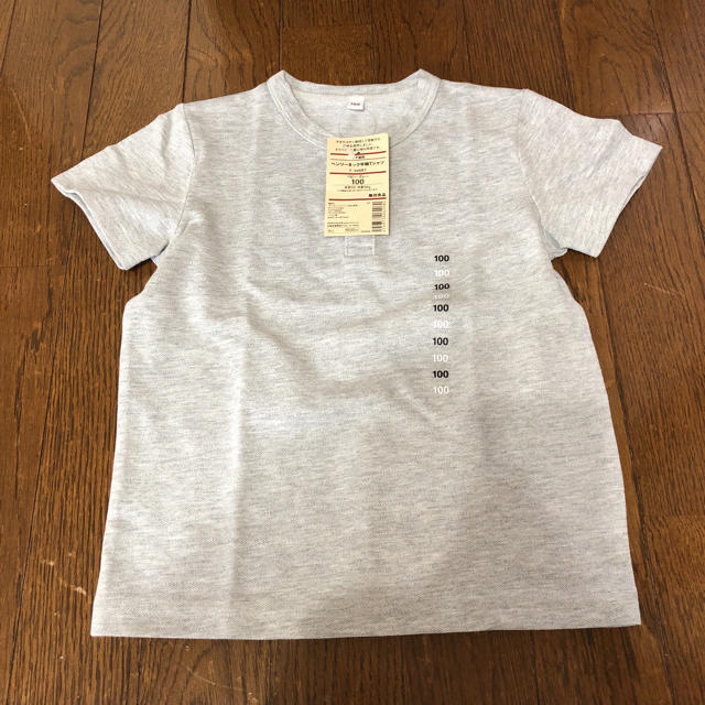 MUJI (無印良品)(ムジルシリョウヒン)の新品 無印良品 ヘンリーネック半袖Tシャツ 100 キッズ/ベビー/マタニティのキッズ服男の子用(90cm~)(Tシャツ/カットソー)の商品写真