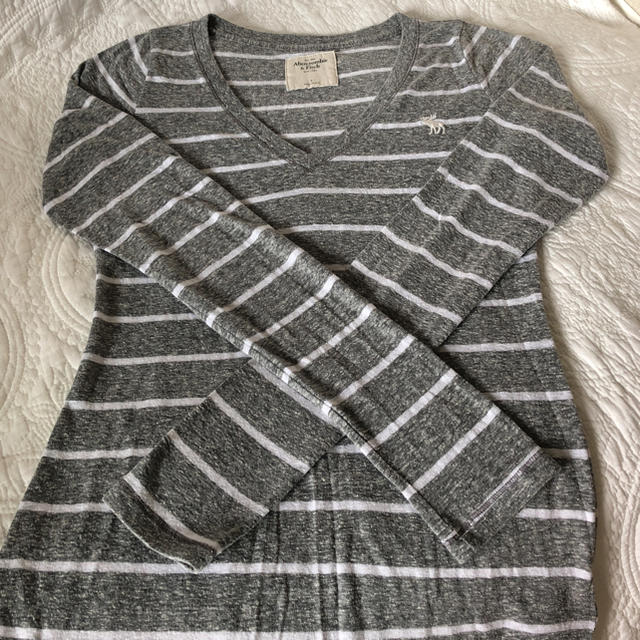 Abercrombie&Fitch(アバクロンビーアンドフィッチ)のMAYU様専用 アバクロンビー&フィッチ 長Tシャツ  レディースのトップス(Tシャツ(長袖/七分))の商品写真