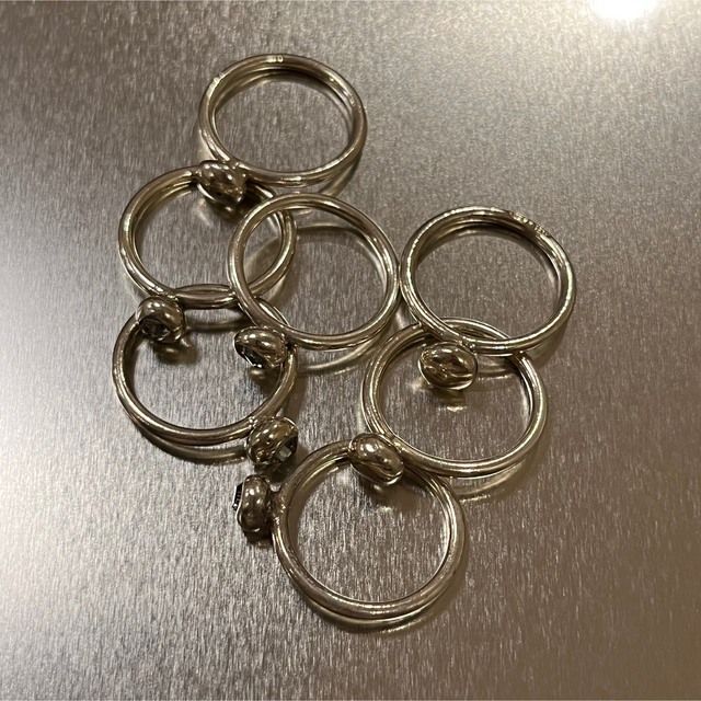 IOSSELLIANI(イオッセリアーニ)のIOSSELLIANI 7連リング ゴールド イオッセリアーニ レディースのアクセサリー(リング(指輪))の商品写真