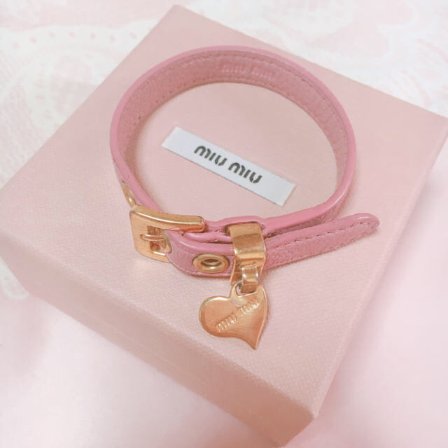 miumiu - 初売り値下げmiumiu♡ハートレザーブレスレット♡ピンクの通販 by 🍒's shop｜ミュウミュウならラクマ