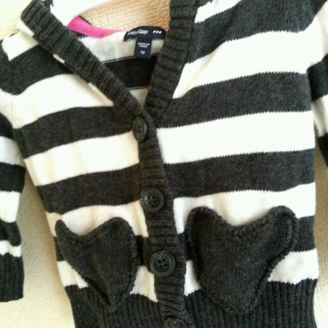 babyGAP(ベビーギャップ)のbaby GAP 70 綿ニットパーカー キッズ/ベビー/マタニティのキッズ服女の子用(90cm~)(その他)の商品写真