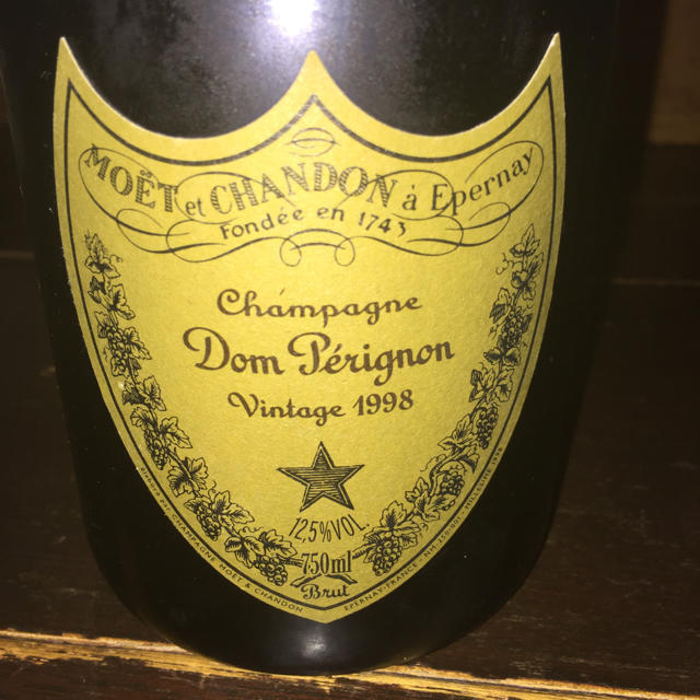 Dom Pérignon(ドンペリニヨン)のビンテージ ドンペリニヨン1998 未開封 古酒  ドンペリ 食品/飲料/酒の酒(シャンパン/スパークリングワイン)の商品写真