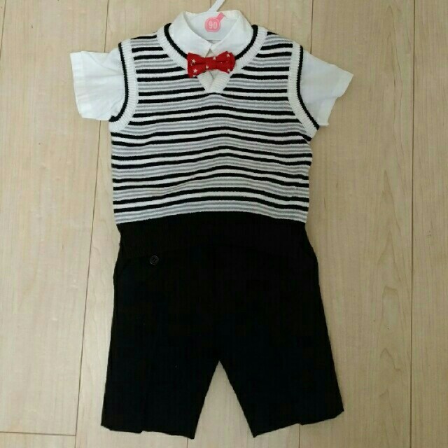 COMME CA DU MODE(コムサデモード)のコムサ　ベスト　90 キッズ/ベビー/マタニティのキッズ服男の子用(90cm~)(ドレス/フォーマル)の商品写真