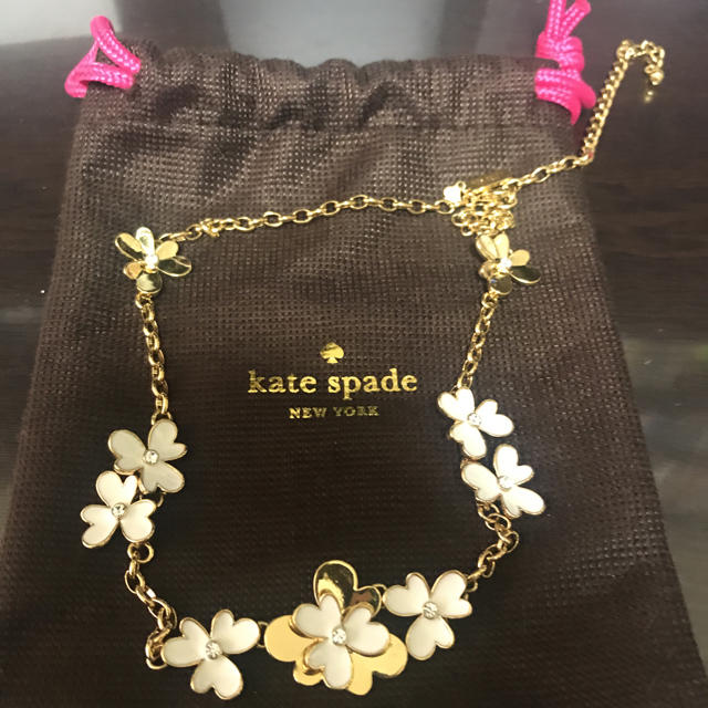 kate spade new york(ケイトスペードニューヨーク)の美品☆ケイトスペード  花モチーフ ネックレス レディースのアクセサリー(ネックレス)の商品写真