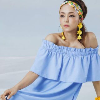 エイチアンドエム(H&M)のオフショルダーワンピース(ひざ丈ワンピース)