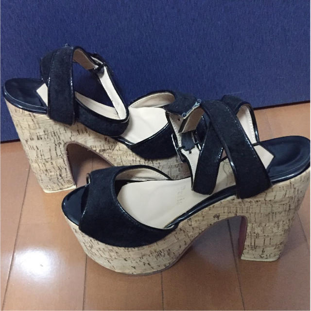 値下げしました!Christian Louboutin コルクウェッジサンダル-