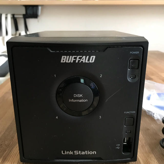 BUFFALO LinkStation LS-QLシリーズ スマホ/家電/カメラのPC/タブレット(PC周辺機器)の商品写真