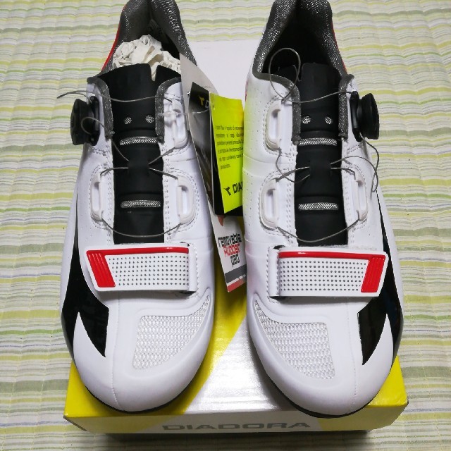 DIADORA(ディアドラ)の専用出品　DIADORA VORTEX-COMP CARBON サイズ42  スポーツ/アウトドアの自転車(ウエア)の商品写真