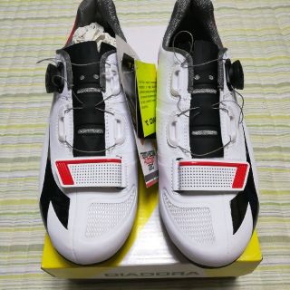 ディアドラ(DIADORA)の専用出品　DIADORA VORTEX-COMP CARBON サイズ42 (ウエア)