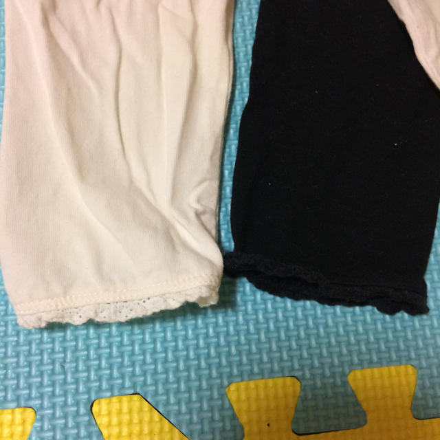 babyGAP(ベビーギャップ)のbabygap♡白と黒のレギンスセット♡12m-18m キッズ/ベビー/マタニティのベビー服(~85cm)(パンツ)の商品写真