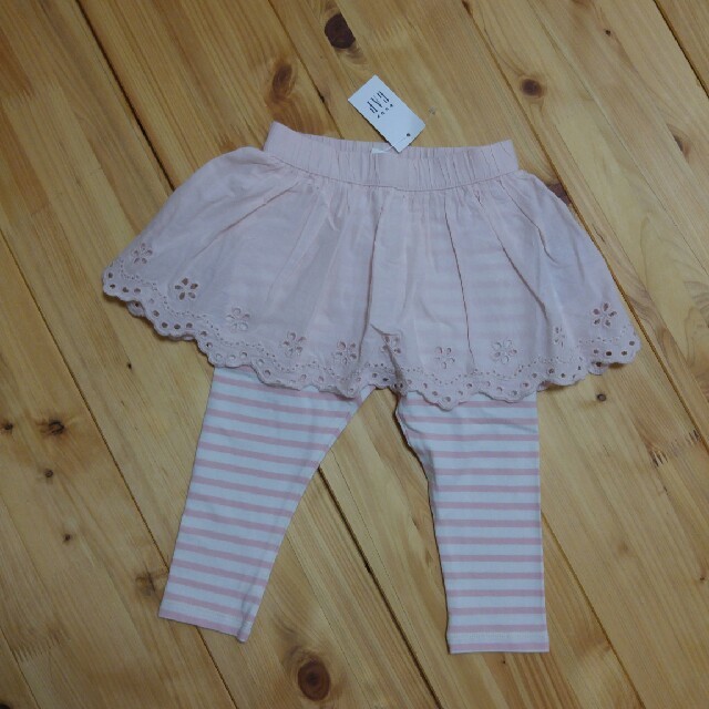 babyGAP(ベビーギャップ)のlast　今期最新作　完売　スカッツ80 キッズ/ベビー/マタニティのベビー服(~85cm)(パンツ)の商品写真