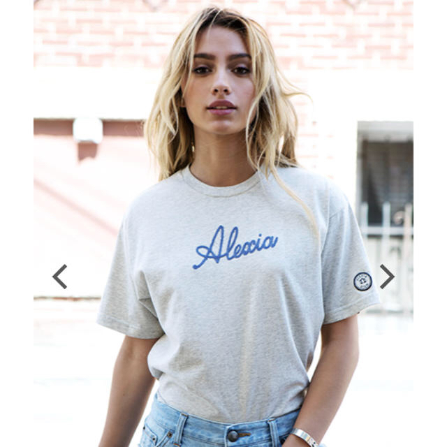 ALEXIA STAM(アリシアスタン)のALEXIA STAM  ロゴＴシャツ 完売  新品  グレー クーポン付き レディースのトップス(Tシャツ(半袖/袖なし))の商品写真