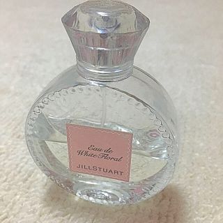 ジルスチュアート(JILLSTUART)のリラックスオードホワイトフローラル/Jill Stuart(香水(女性用))