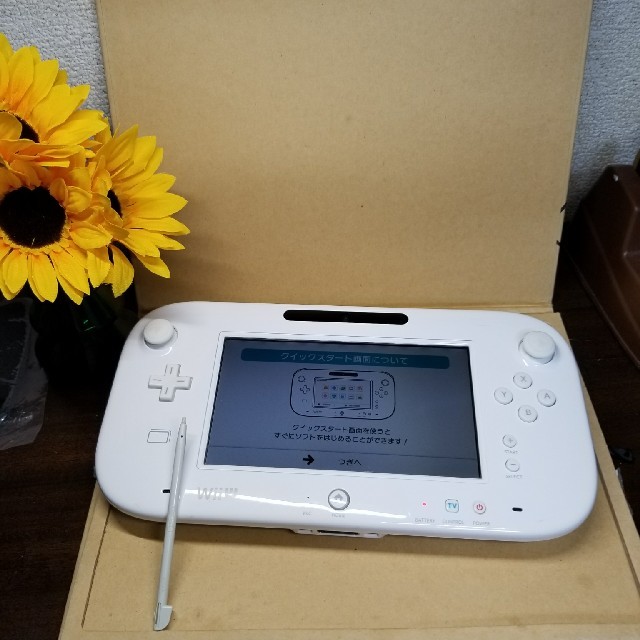 Wii U(ウィーユー)のwii u ゲームパッド　ホワイト エンタメ/ホビーのゲームソフト/ゲーム機本体(家庭用ゲーム機本体)の商品写真