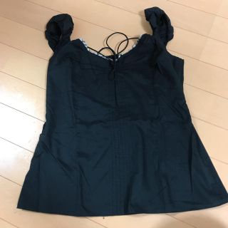 バーバリーブルーレーベル(BURBERRY BLUE LABEL)のブルレ  黒ブラウス(シャツ/ブラウス(半袖/袖なし))