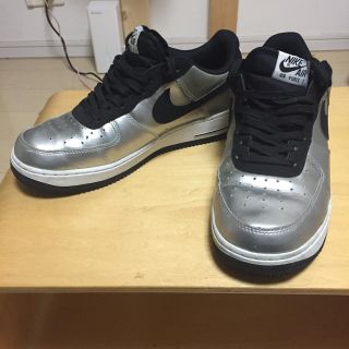 ナイキ(NIKE)のナイキ エアフォース1 銀×黒 中古 26cm(スニーカー)