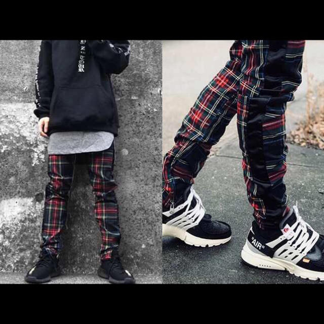 FEAR OF GOD(フィアオブゴッド)のmnml (ミニマル) CHECK TRACK PANTS 紺 チェック XS メンズのパンツ(ワークパンツ/カーゴパンツ)の商品写真