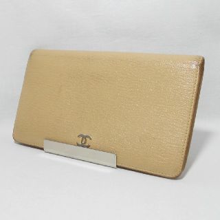 シャネル(CHANEL)の【☆本物★人気☆】シャネル ベージュ系 レザー ココマーク ２つ折り 長財布(財布)