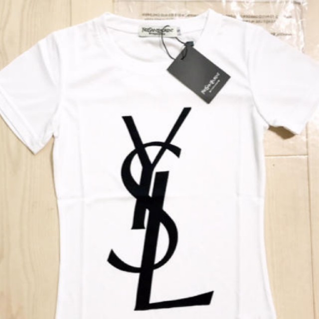 Yves Saint Laurent Beaute(イヴサンローランボーテ)のサンローラン　新品　Tシャツ レディースのトップス(Tシャツ(半袖/袖なし))の商品写真