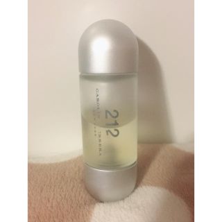 キャロライナヘレナ(CAROLINA HERRERA)の212 香水(香水(女性用))