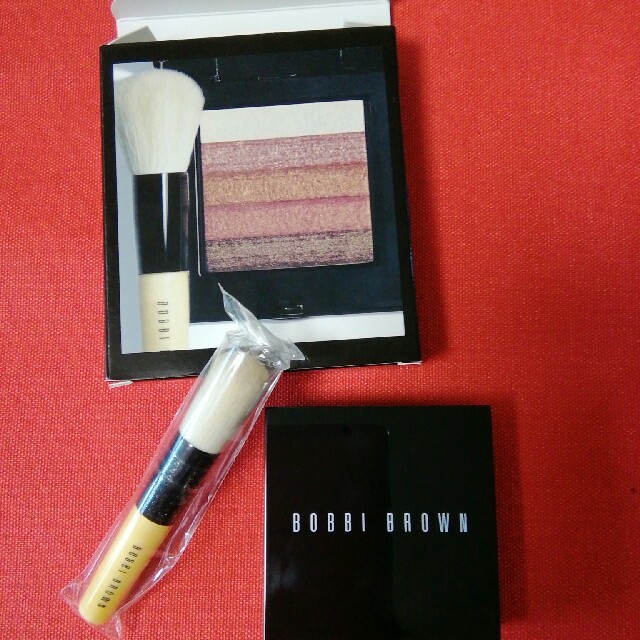 BOBBI BROWN(ボビイブラウン)の未使用 ﾎﾞﾋﾞｲﾌﾞﾗｳﾝ ﾌﾞﾛﾝｽﾞ ｼﾏｰ ﾌﾞﾘｯｸ コスメ/美容のベースメイク/化粧品(フェイスカラー)の商品写真