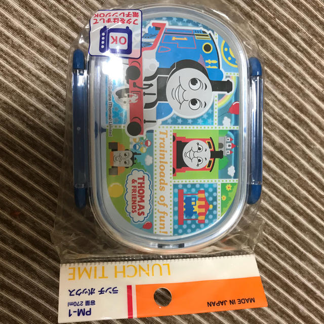 新品未開封! トーマス 幼児サイズ弁当箱 インテリア/住まい/日用品のキッチン/食器(弁当用品)の商品写真