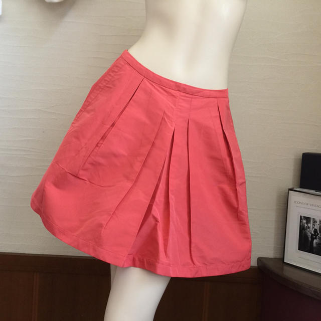 miumiu(ミュウミュウ)の春🌸夏🌻→愛らしいmiumiu 美品ミニスカート💫 レディースのスカート(ミニスカート)の商品写真