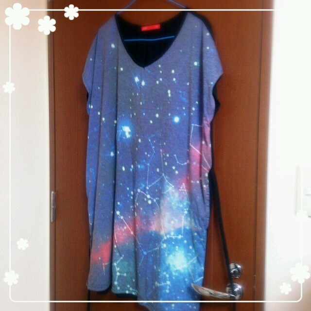 Design Tshirts Store graniph(グラニフ)のグラニフ♡星座柄ワンピース レディースのワンピース(ミニワンピース)の商品写真