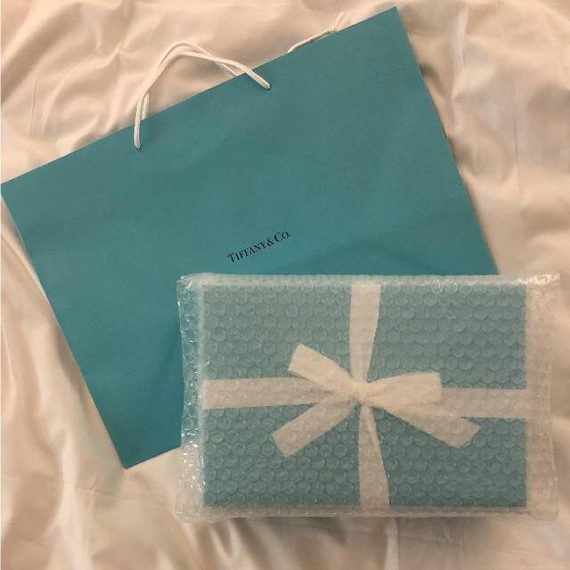 Tiffany & Co.(ティファニー)のくまた様 ご専用 ティファニー ペーパーカップ 三箱(カップ6個) チェスティ インテリア/住まい/日用品のキッチン/食器(グラス/カップ)の商品写真