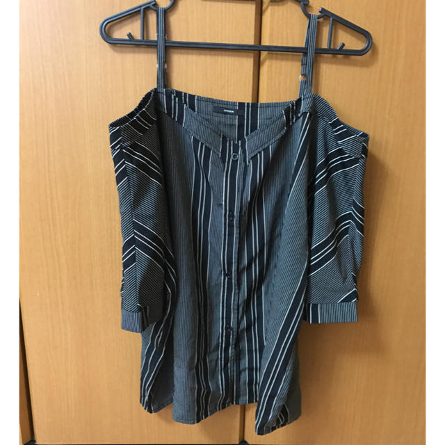 EMODA(エモダ)のEMODA オフショルトップス レディースのトップス(シャツ/ブラウス(半袖/袖なし))の商品写真