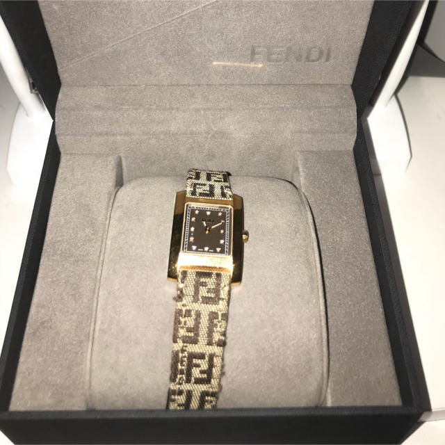 FENDI(フェンディ)の値下げしました！FENDI 腕時計 レディースのファッション小物(腕時計)の商品写真