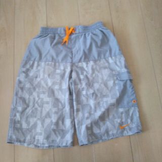 ナイキ(NIKE)のNIKE　水着グレー　140サイズ(水着)