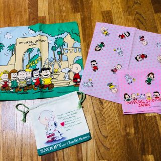 スヌーピー(SNOOPY)の新品 スヌーピーハンカチ、コップ袋セット(キャラクターグッズ)