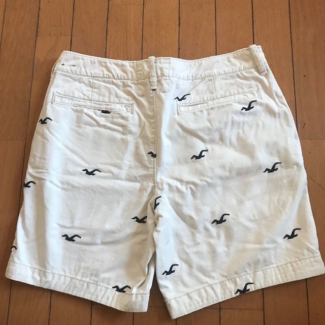 Hollister(ホリスター)のホリスター☆ショートパンツ アイボリー×紺 32 メンズのパンツ(ショートパンツ)の商品写真