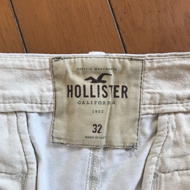 Hollister(ホリスター)のホリスター☆ショートパンツ アイボリー×紺 32 メンズのパンツ(ショートパンツ)の商品写真