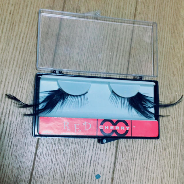 MAKE UP FOR EVER(メイクアップフォーエバー)のつけまつげ メイク学校 作品作り 練習などに コスメ/美容のベースメイク/化粧品(つけまつげ)の商品写真